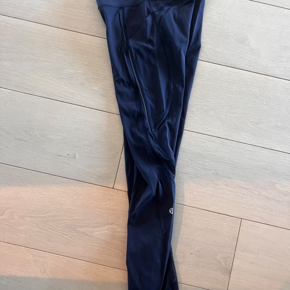 Purple Lululemon Running Leggings Size 2 - Pockets & Reflectors - Picture 6 of 6